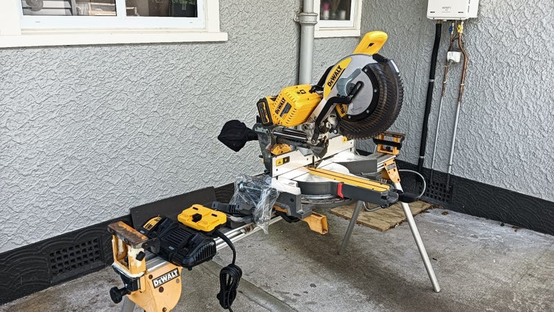 DeWalt 54 XR Flexvolt 305Mite saw.63732219228162110