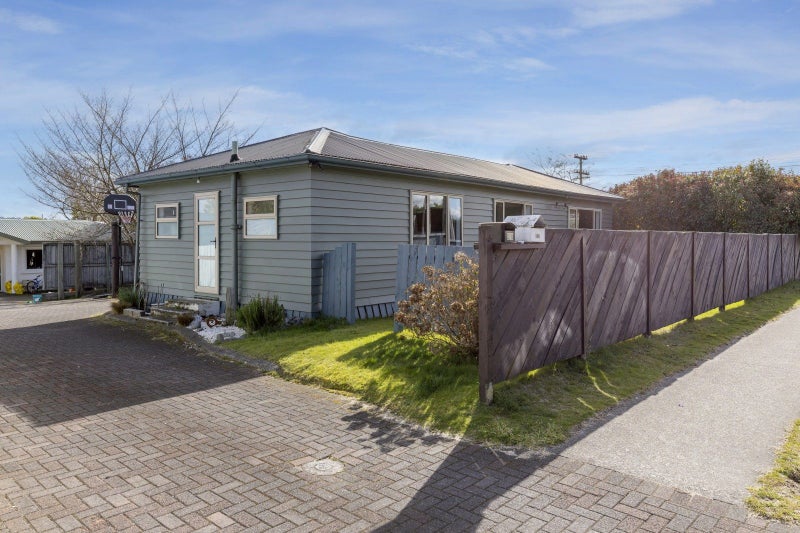 Image 1 of 20