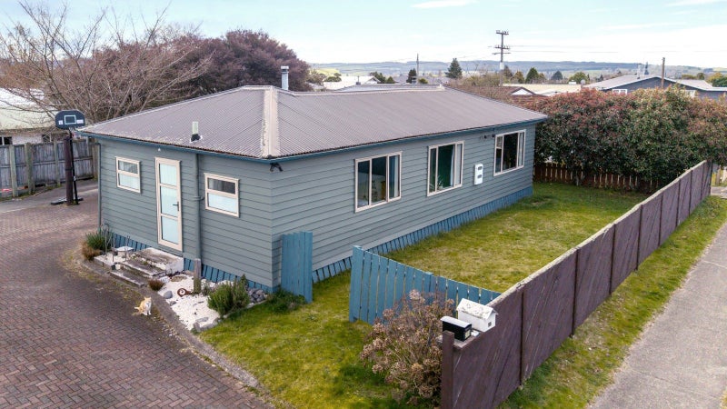 Image 2 of 20