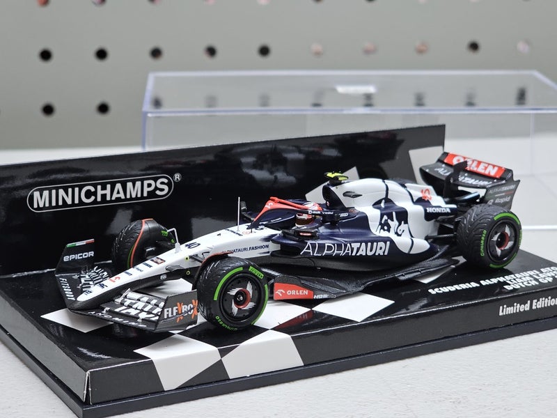 1/43 Alpha Tauri AT04 - Liam Lawson 2023 Formula 1 Debut Carousel 1