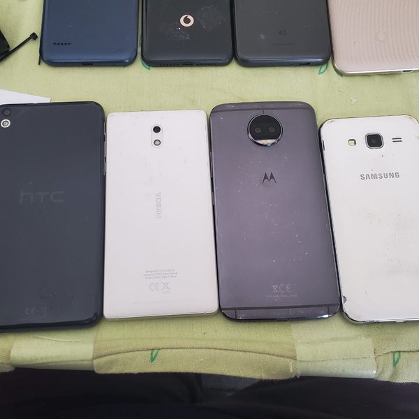 9 x Cellphones Parts Only Carousel 1