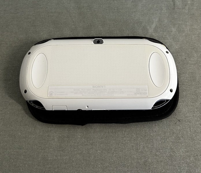 PS Vita – PCH-2000 | Glacier White | 64GB | Fully Set Up Carousel 3