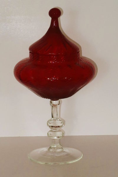 ***STRIKING STATEMENT PIECE RUBY GLASS LIDDED COMPORT*** Carousel 1
