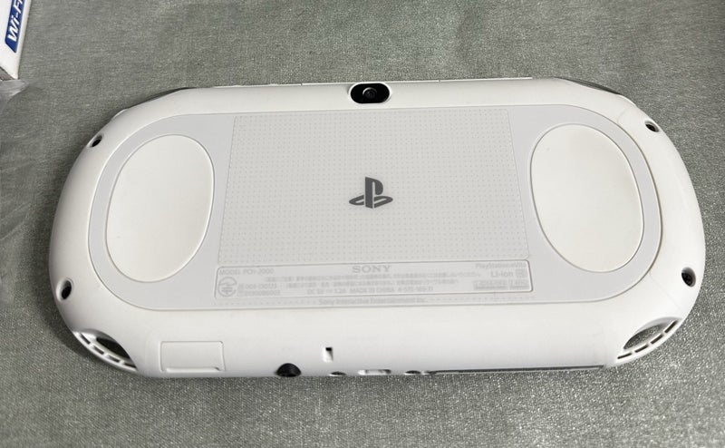PS Vita – Glacier White | PCH-2000 | 64GB | Boxed Bundle64056503629955112