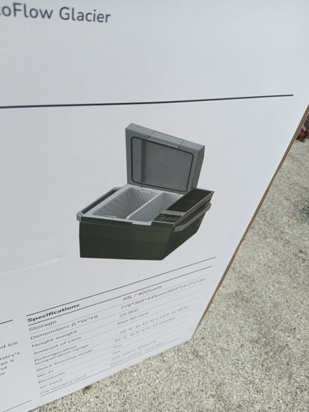 Portable fridge/freezer with ice maker $86063856325589506112