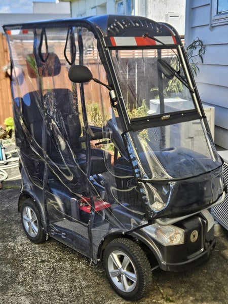NORDIC MOBILITY SCOOTER - FULL WEATHER SHIELD, LIGHTS, WIPERS ETC Carousel 1