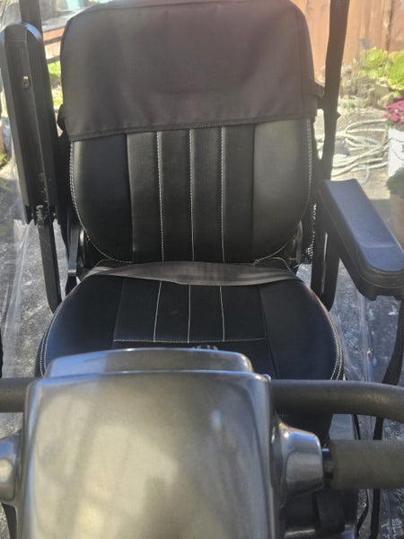 NORDIC MOBILITY SCOOTER - FULL WEATHER SHIELD, LIGHTS, WIPERS ETC Carousel 4