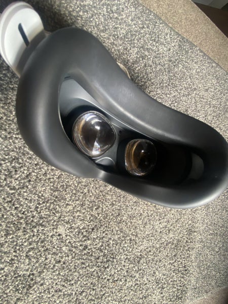 Oculus quest 263950346407555113