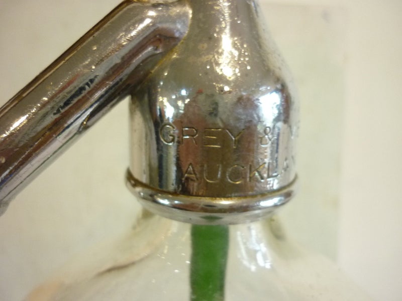 SODA SYPHON VINTAGE GREY & MENZIES AUCKLAND/THAMES/ WAIKATO Carousel 2