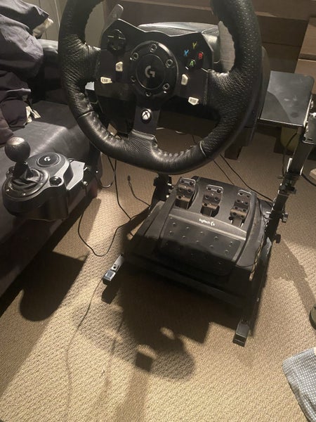 Logitech Xbox One Driving Force Racing Wheel G920. With shifter and stand Carousel 1