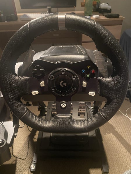 Logitech Xbox One Driving Force Racing Wheel G920. With shifter and stand Carousel 2