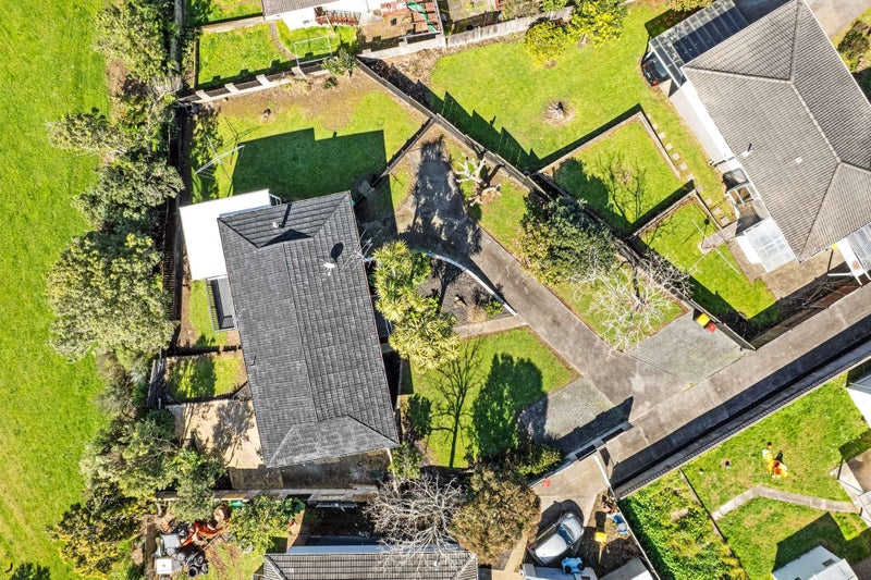Image 2 of 27
