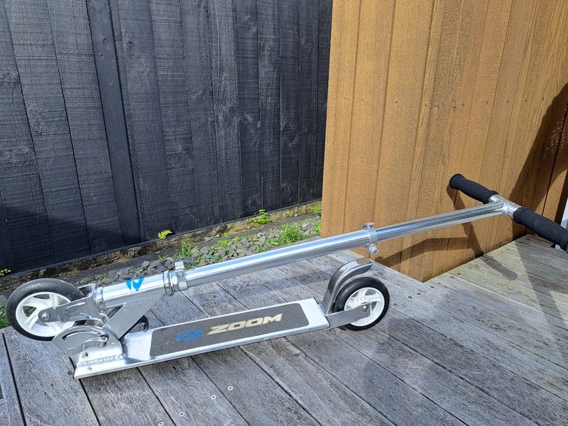 Zoom Scooter Carousel 2