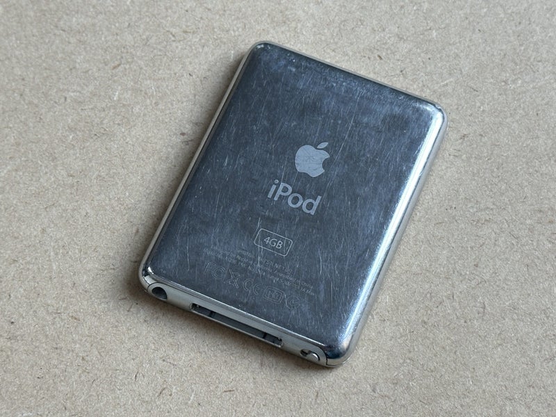 Silver iPod nano 3rd gen - 4GB Carousel 6