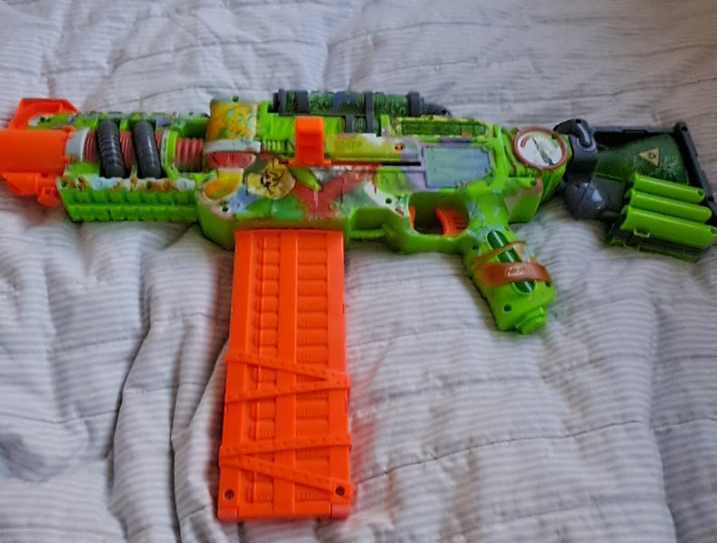 Three Nerf guns Carousel 2