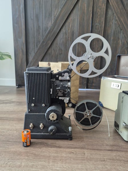 Vintage Movie Projectors & Cameras Collection63745291276290111