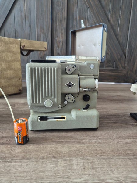 Vintage Movie Projectors & Cameras Collection63745291276290112