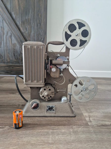 Vintage Movie Projectors & Cameras Collection63745291276290114