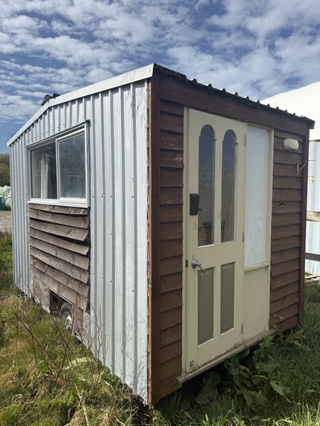 Caravan - Sleepout on wheels - smoko room Carousel 1