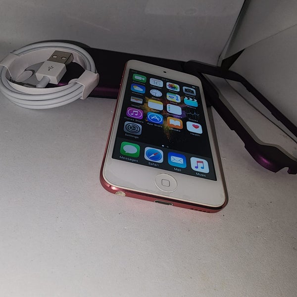 Apple iPod Touch 64GB 5th Gen Carousel 2
