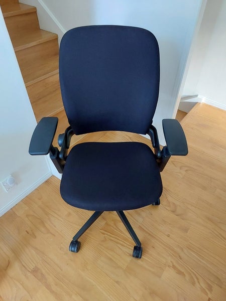 Steelcase Leap Ergonomic Office Chair (Deep Cleaned) Carousel 1
