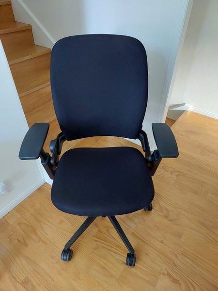 Steelcase Leap Ergonomic Office Chair (Deep Cleaned) Carousel 2