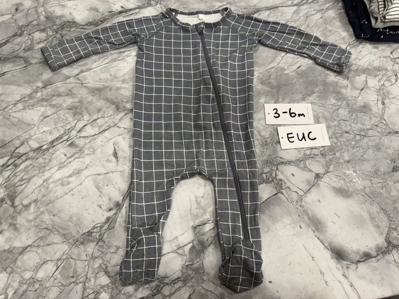 Quincy mae all in one - size 3-6m Carousel 1