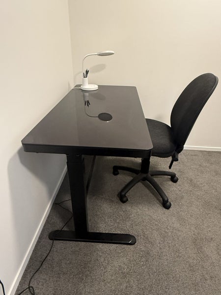 Desk (stands up) and chair Carousel 1