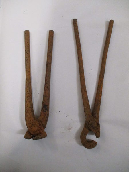 TLS 2596 - Antique Blacksmith Tools - Tongs and Pincers Carousel 1