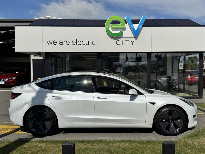 2022 Tesla Model 3 Standard Range Plus63753465593090112