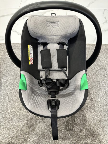Mountain buggy infant capsule car seat Carousel 1