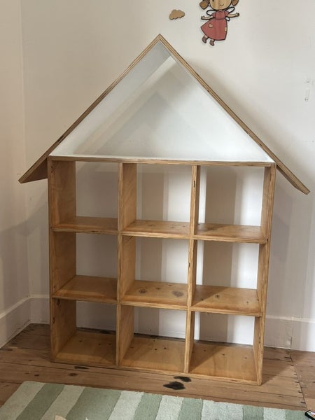 House-Shaped Timber Shelf Unit – Kids Storage / Toys / Clothes Carousel 2