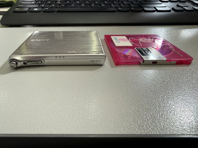 Sony MZ-E10 Minidisc Player Carousel 7