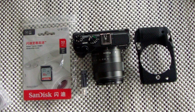 CANON M3 Mirrorless Camera with Speedlight + PRICE REDUCED64197989108866112