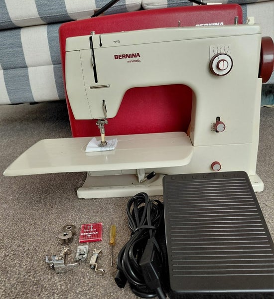 Bernina 807 Sewing Machine. Carousel 1