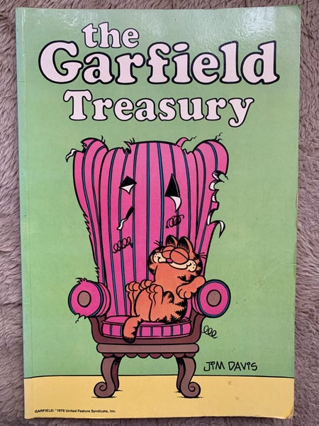 The Garfield Treasury Book Carousel 1