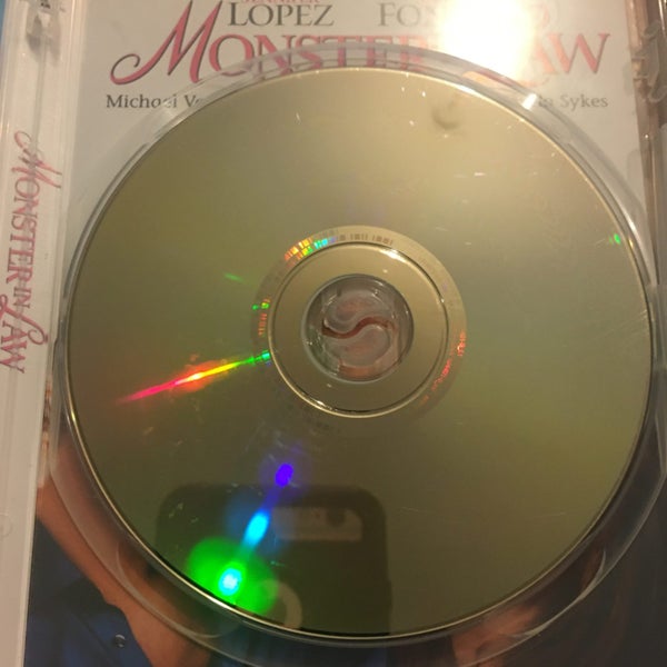 MONSTER IN LAW - JENNIFER LOPEZ / JANE FONDA Carousel 4