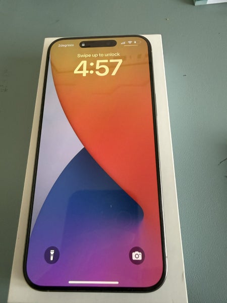 Apple iPhone 15 Pro Max (256GB) – Natural Titanium – Well Looked After Carousel 1