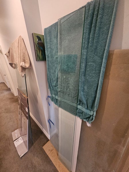 Toughened 10mm Shower Glass Carousel 2