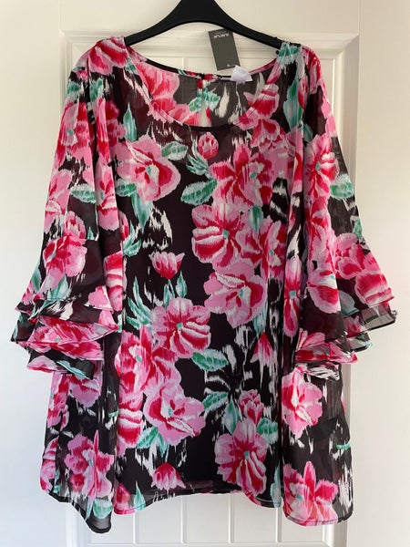 AVENUE Flutter Sleeves Top & Cami ~ Size 30-32 Carousel 1