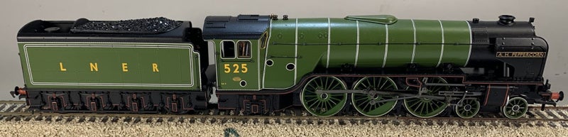 OO - Bachman - LNEr Class A2 - A.H. Peppercorn Carousel 1