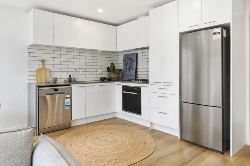 One Level Living - Sun - Garaging!64537818438915111