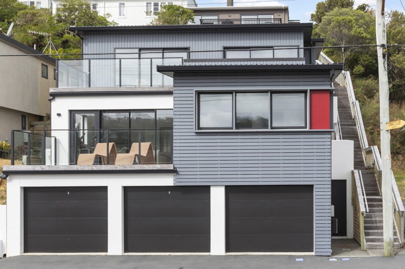 One Level Living - Sun - Garaging!64537818438915112