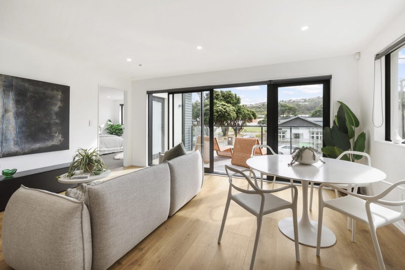 One Level Living - Sun - Garaging!64537818438915114