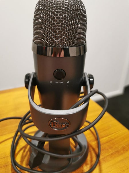 Blue Yeti Nano USB microphone63764898189187111