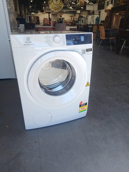 1786 LATE MODEL ELECTROLUX DRYER Carousel 1