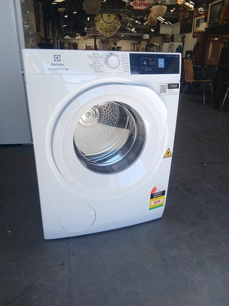 1786 LATE MODEL ELECTROLUX DRYER Carousel 2