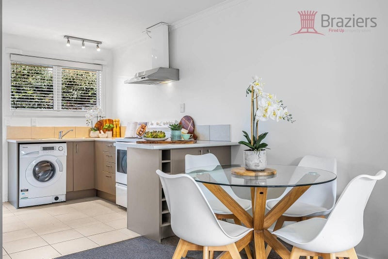 Single Level in Merivale-Golden Opportunity64471930882433110