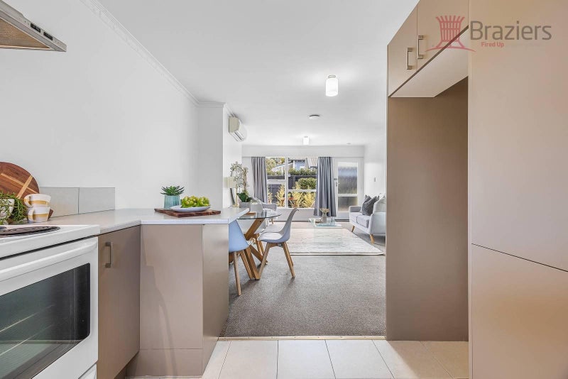 Single Level in Merivale-Golden Opportunity64471930882433111