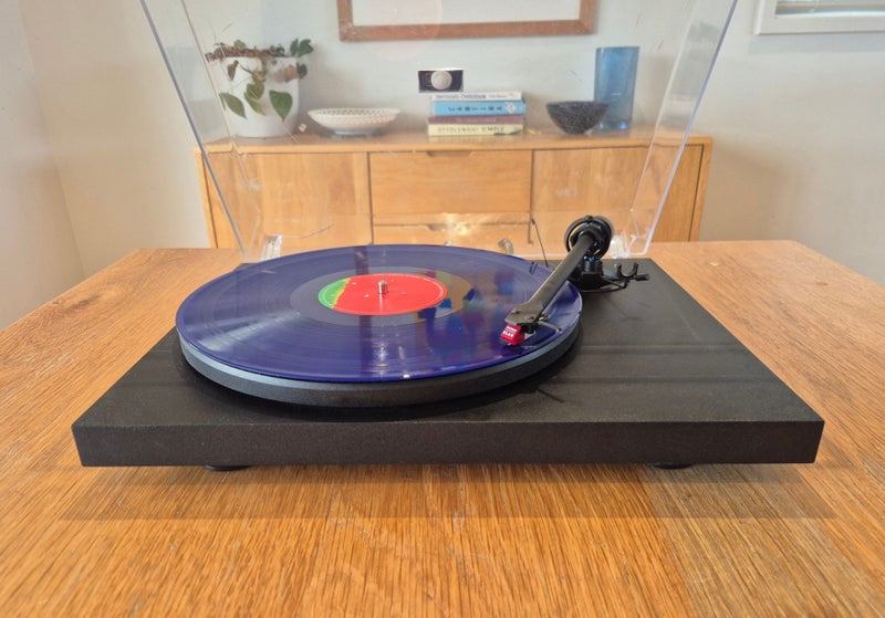 Pro-Ject P1.2 Belt Drive Turntable Carousel 1